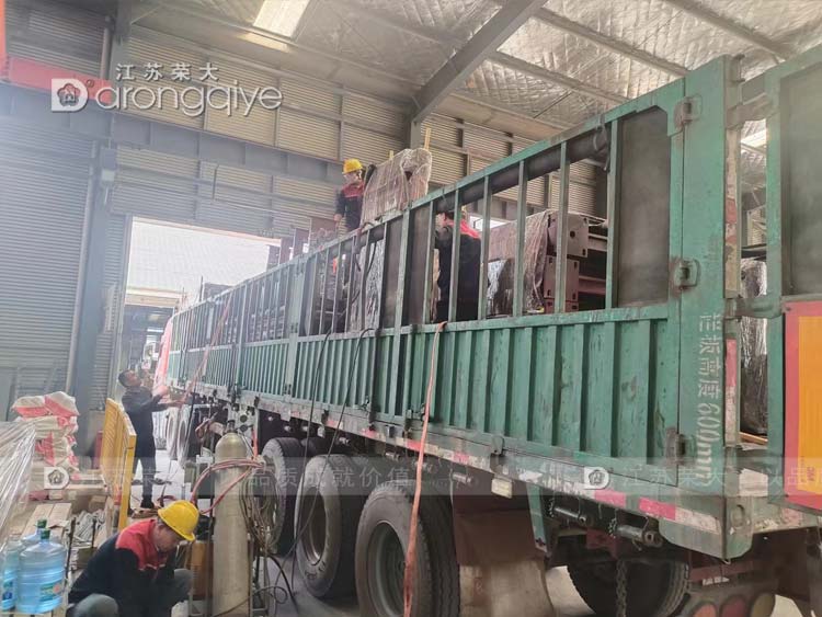 ɽ�|�ǻ۹�����܇(ch��)ͤ���������b܇(ch��)�DƬ