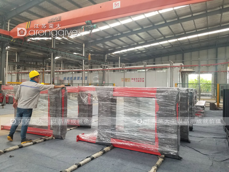 ɽ�|��(ji��n)�s������܇(ch��)ͤ�l(f��)؛�D��