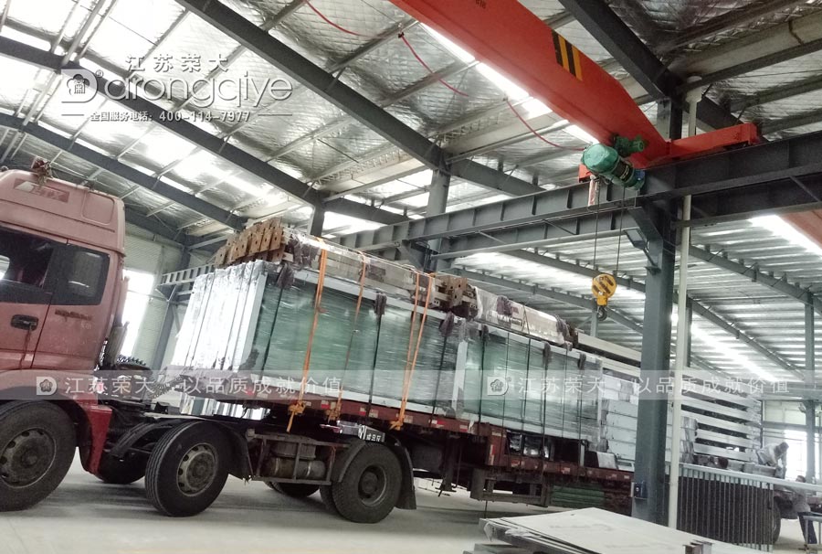 不銹鋼公交候車亭發(fā)貨圖一