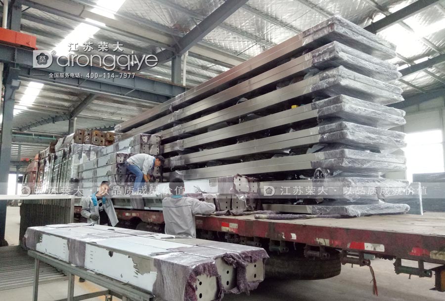 不銹鋼公交候車亭發(fā)貨圖二