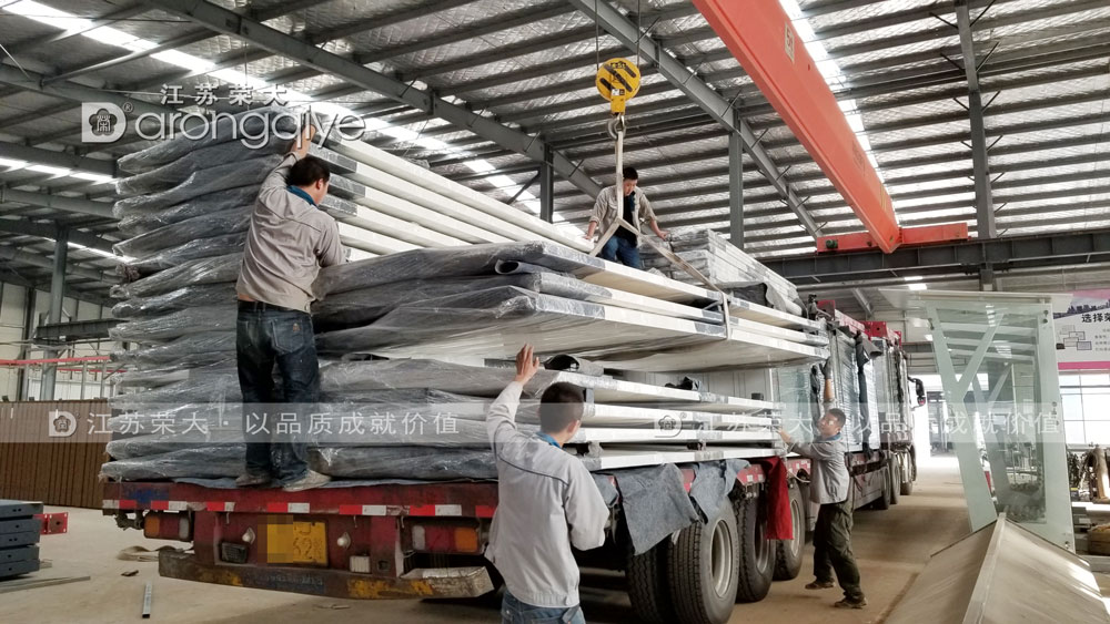 第二批太原公共自行車(chē)棚發(fā)貨圖二